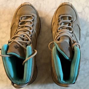 Columbia Tan Outdoor Boots with Teal Interior